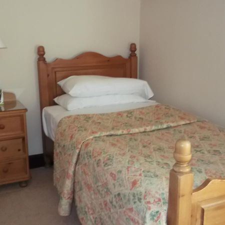 Caledonian Hotel フォート・オーガスタス エクステリア 写真