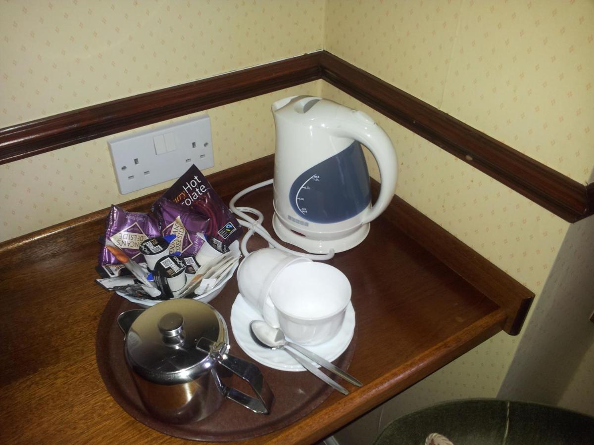 Caledonian Hotel フォート・オーガスタス エクステリア 写真